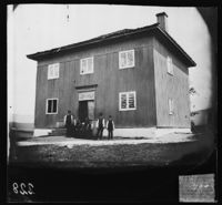 17. 486. Sauland. Kleppan med familie - NB bldsa OTO0228 A.jpg