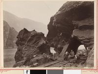 Utrast fjellblokk ved Stanghelle.