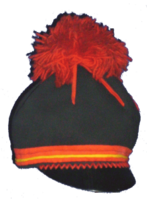 Lulesamisk mannshuve med skjerm og dusk er vanligast i Sverige. Foto: Olve Utne (2008).