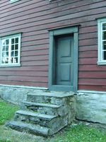 Bakdør. Foto: Olve Utne (2008).