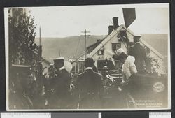 Ankomst til Victoria Hotel på Lillehammer. Foto: Ukjent / Nasjonalbiblioteket