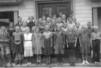 Heggedal skole 6. klasse 1934. Klikk på bildet for å se navn.
