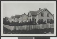 131. 642 Hamar Villabyen Sagatunjordet - no-nb digifoto 20150629 00224 bldsa PK25569.jpg