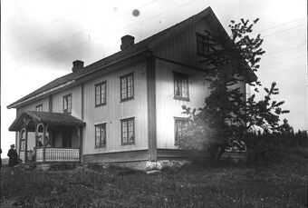 65-1 Gjestrum, V. Toten. Hovedbygning. Riksantikvaren 1920.jpg