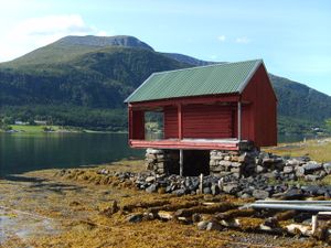 6611 bryggje paa Innerberg.jpg