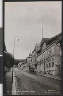 Jernbanegata i 1920, sett nedenfra, fra vest til øst.
