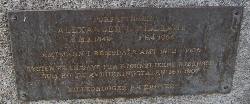Fil:7102cr Monument over Alexander Kielland i Molde (P.S. Kroejer).jpg