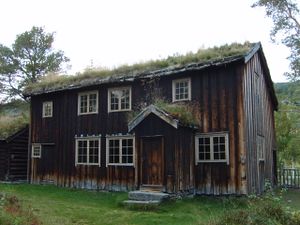 7178 Paalgarden fraa Loevika paa Gossen.jpg