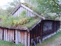 17. 7286 RM Tresfjordstua fraa Kyrkjesylte.jpg