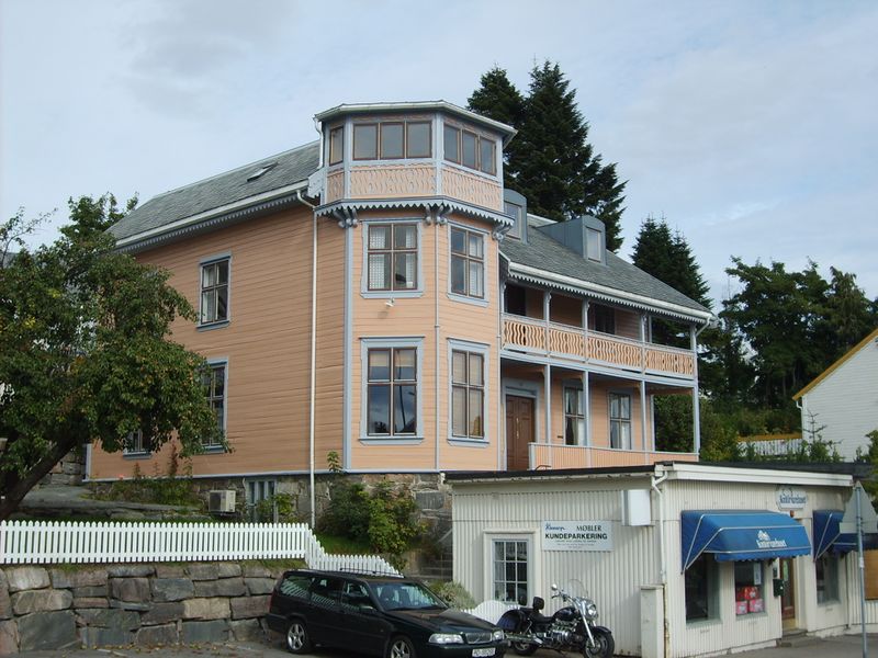 Fil:7368 Villa Bjerteli.jpg