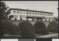 36. 74. Skaugum. Den norske Kronprinsfamilies bolig - no-nb digifoto 20150629 00005 bldsa PK21874.jpg