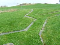 5. 7506 spor fraa 2. verdskrig ved Edey gamle kirkje.jpg