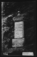 107. 789. Sinclars monument. Kringen - NB bldsa OTO0600 A.jpg