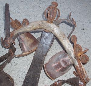 7930cr detalj av oksegrei (tilpassa hestegrei) med beinskurd.jpg