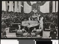 138. 8. Kongens triumftog oppover Karl Johan - no-nb digifoto 20160115 00040 bldsa pk kgl0034.jpg