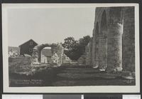 148. 8 Domkirken, Hamar. Ruinerne fra Vest - no-nb digifoto 20150730 00167 bldsa PK25935.jpg