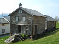 67. 9069 bur og uthus Halsa gnr 12 bnr. 1 el. 2.jpg