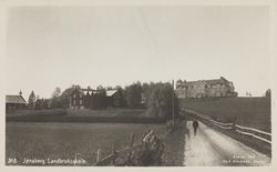 Internatbygningen på Jønsberg landbruksskole i Romedal på Stange i Hedmark, nybarokk med jugendpreg, 1911-1913