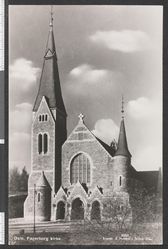 Kirka fra vest. Foto: Ukjent / Nasjonalbiblioteket