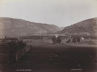 Bygda og kyrkja frå Byglandsgardane 1890-1900.