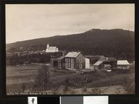 20. 992. Soknedal, Bjerkager St. med Kirken - no-nb digifoto 20160104 00050 bldsa AL0992.jpg