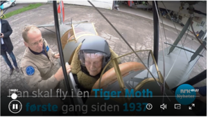 A. Larsen i flyet.png