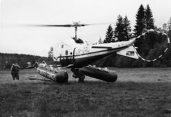 Helikopter brakte opp materialer fra Nystrømjordet rett ved skytterbanen i Hellaveien.
