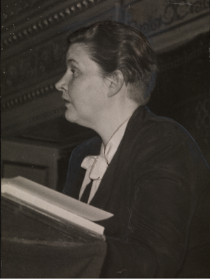 Aasta Stene fotograf ukjent eier Nasjonalbiblioteket no-nb blds 04002.png