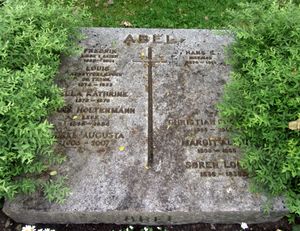 Abel familiegravminne Oslo 2014.jpg