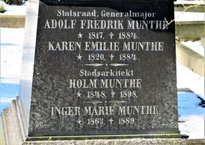 Adolf Fredrik Munthe gravminne.JPG