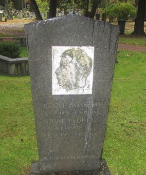 Adolf Indrebø gravminne.jpg