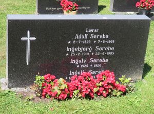 Adolf Sørebø gravminne.JPG