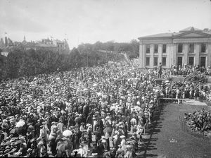 Afstemningsdagen 13de August 1905 - no-nb digifoto 20140826 00053 NB NS NM 12662.jpg