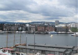 Pipervika med Aker Brygge sett fra Akershus festning. Foto: Stig Rune Pedersen (2009).