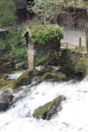 Akerselva Nedre Vøyenfallene.JPG