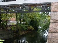 Elva under hovedspennet. Foto: Ida Tolgensbakk (2009).