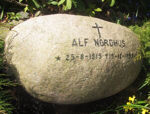 Alf Nordhus gravminne.jpg