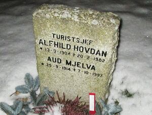 Alfhild Hovdan gravminne.jpg