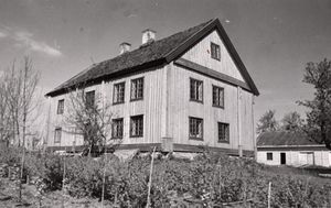 Alm, Oppland - Riksantikvaren-T138 01 0034.jpg