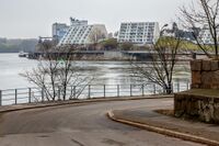 Deler av Alvim sett fra Bakkegata på Sandesund. Foto: Leif-Harald Ruud (2019).
