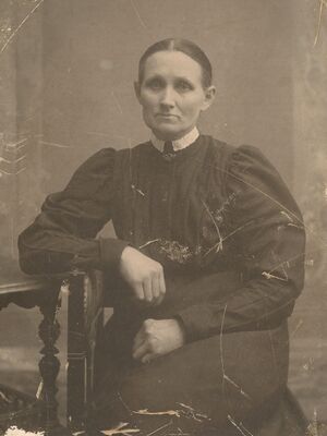 Amalie Ingebretsen (Larsdatter) 1852-1945-ukjent fotograf.jpg