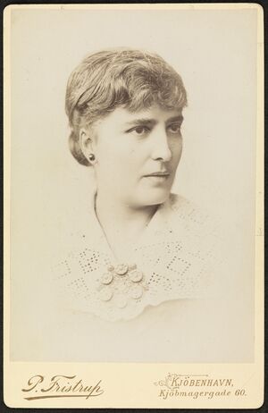 Amalie Skram 1885.jpg