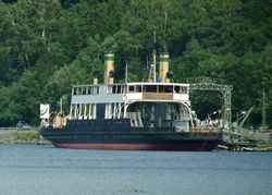 Jernbanefergen DF «Ammonia» fra 1929 i Tinnsjø er fredet siden 2009. DF «Ammonia» kunne frakte 16-17 jernbanevogner og samtidig føre 150 passasjerer. Fergetrafikken på Tinnsjø ble verdenskjent under siste verdenskrig da jernbanefergen DF «Hydro» med tungtvann om bord ble senket i februar 1944. Foto: Alexander Ytteborg/Norsk Forening for Fartøyvern (2009).