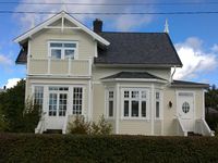 17. Amtmann Michelets vei 8 (Larvik).jpg