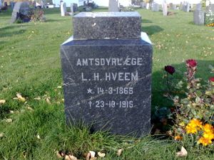 Amtsdyrlæge Hveem Gjerdrum kirkegard.jpg