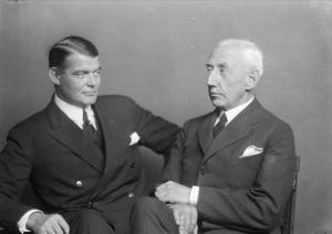 Amundsen og Riiser-Larsen dobbeltportrett 1925.jpg