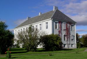 Andebu herredshus back side.jpg