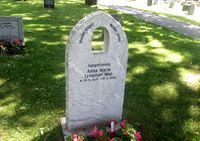 Gravminne, sangeren Anna Marie Lyngstad Moe (1915-2012). Foto: Stig Rune Pedersen