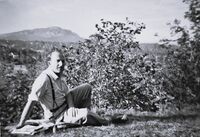 Annar Westlie, Sandvika, Gml. Tanumvei 17 - 1956. Besøk hos Olava og Thor Eugen Kittelsen. Foto: Elida Andreassen