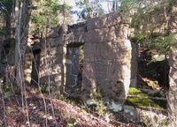 Ruinene av Anne Kures Hotel. Foto: Stig Rune Pedersen (2013)